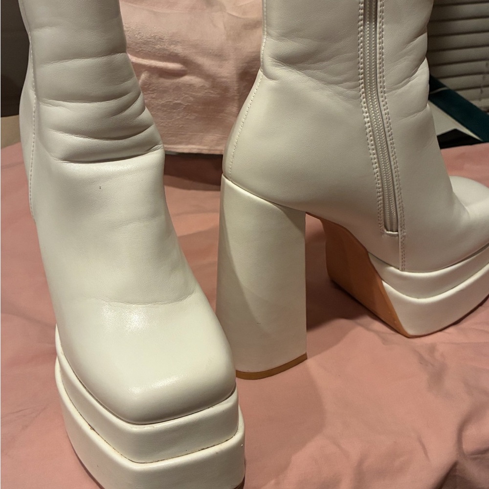 Elegant White Platform Heeled Boots size 7 good condition - Picture 3 of 3